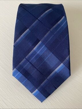 Kenneth Cole Reaction Multi Shaded Blue Tie